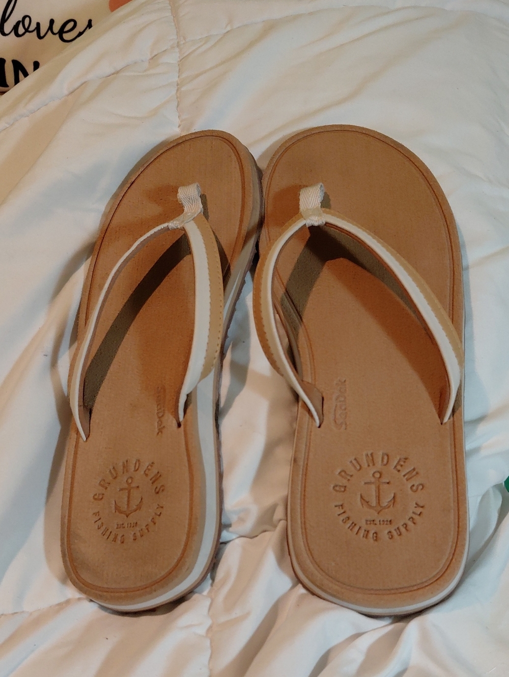 Grundéns Women's Beige and White Flip-Flop Sandals